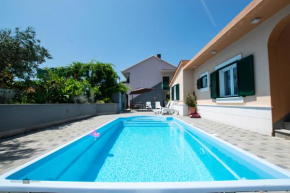 Seafront Apartments With Pool